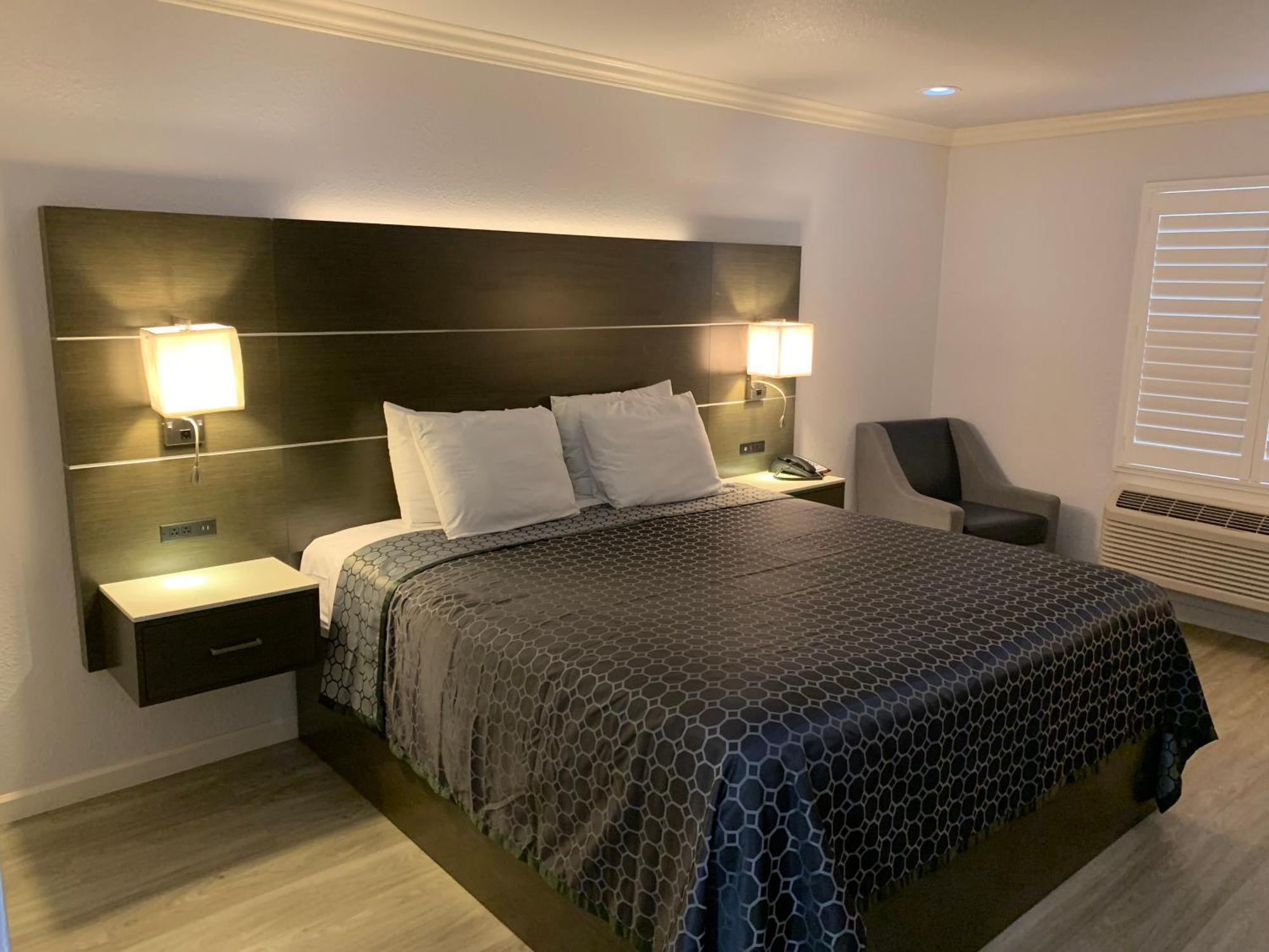 Standard King Room