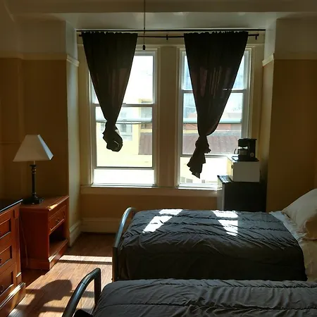 Yale Hotel-3